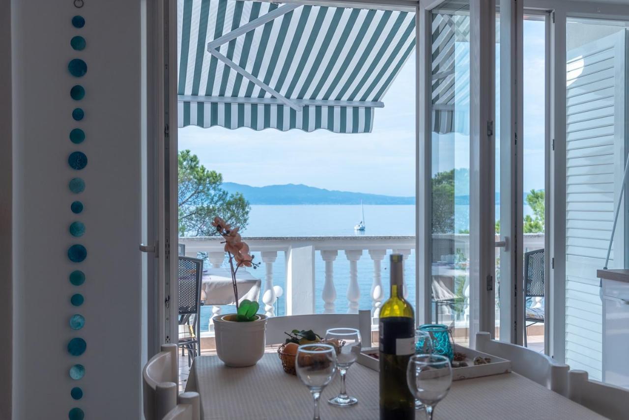 Apartment Bor - On The Beach Malinska Esterno foto