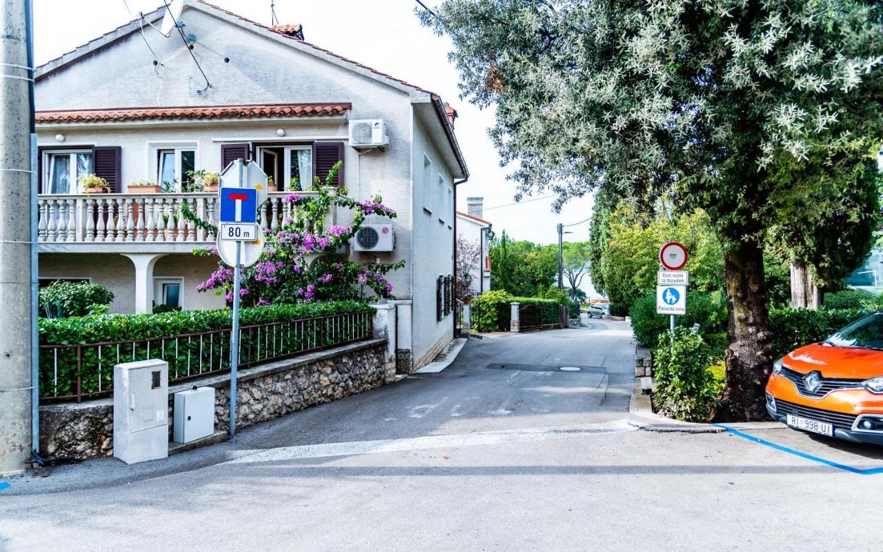 Apartment Bor - On The Beach Malinska Esterno foto